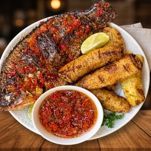 Peppered grilled fish with plantain and 